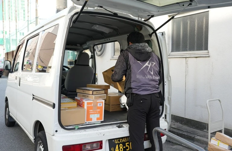 学歴不問で求人 | 大阪府大阪市で軽貨物の求人なら株式会社HIKARI Line